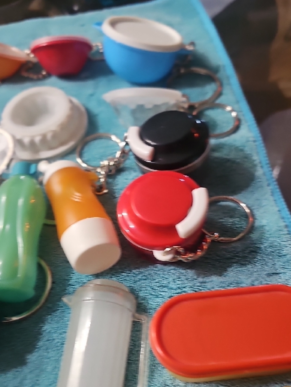Huge Assorted Colorful Tupperware Keychain Set - Multi-Color - Picture 5 of 10